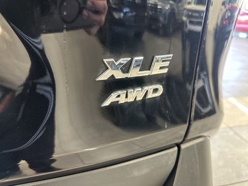 Used 2021 Toyota RAV4 XLE image 8