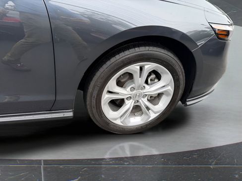 Used 2025 Honda Accord LX image 14