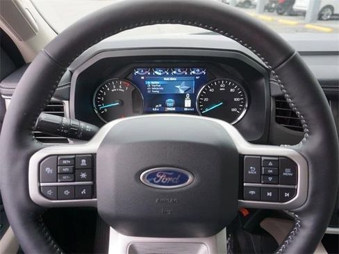 New 2024 Ford Expedition XLT image 27