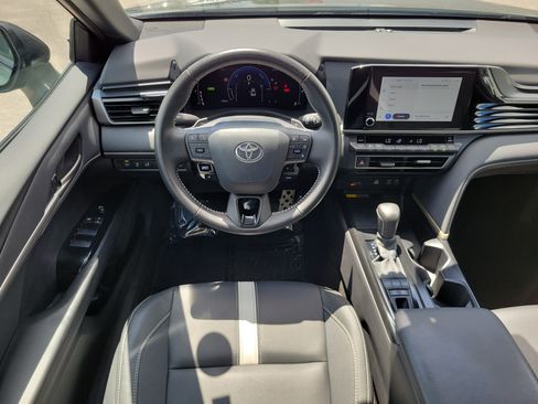 Used 2026 Toyota Camry SE FWD image 15