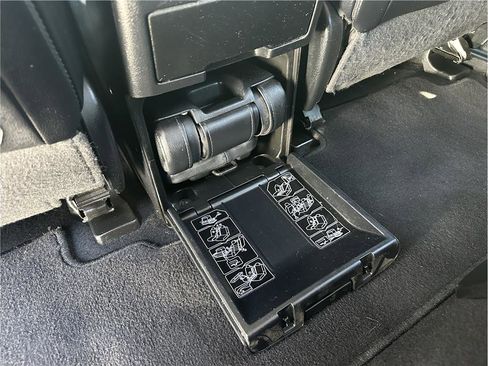 Used 2012 Toyota Highlander Limited image 18