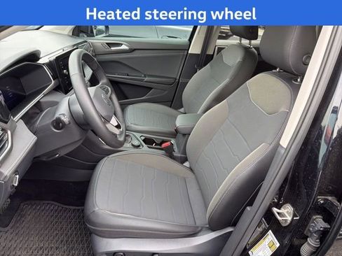 Used 2025 Volkswagen Taos SE image 7