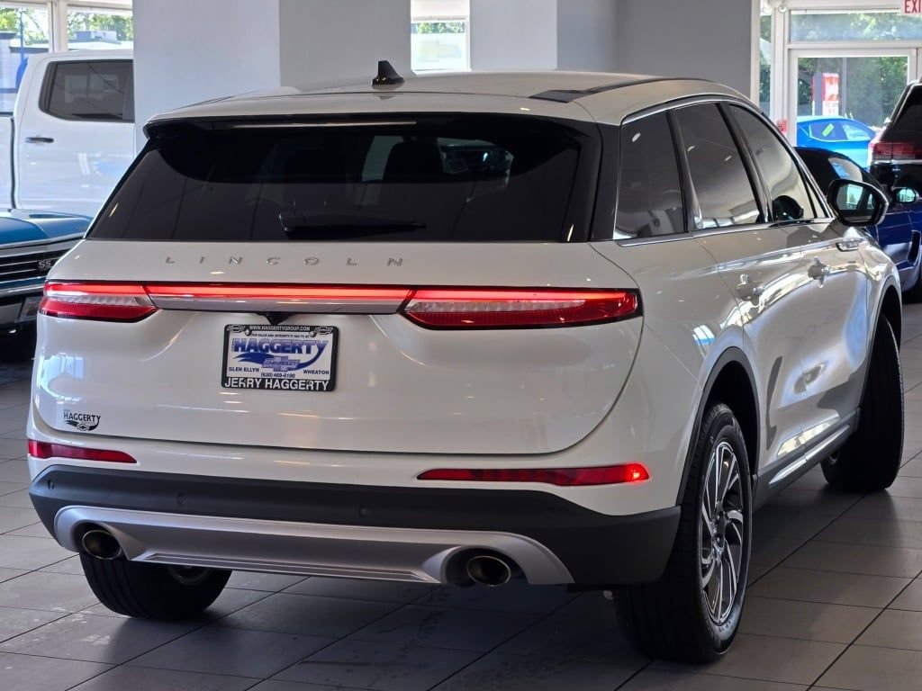 Used 2023 Lincoln Corsair AWD image 12