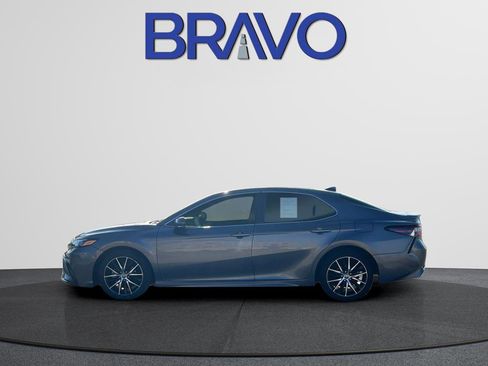 Used 2023 Toyota Camry SE FWD image 9