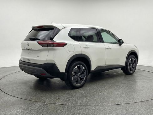 Used 2025 Nissan Rogue SV FWD image 9