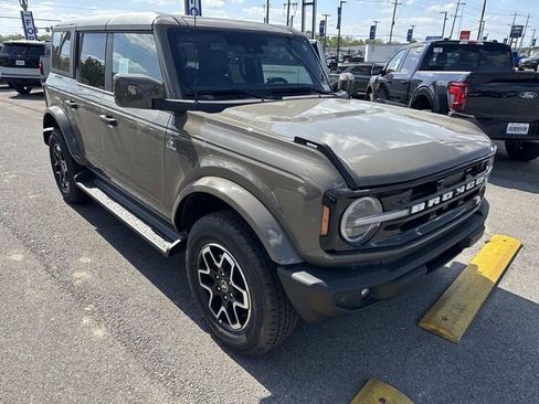 New 2026 Ford Bronco Outer Banks image 3
