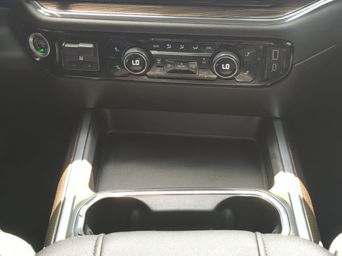 Used 2024 Chevrolet Silverado 2500 LT w/ Convenience Package AWD/4WD image 17