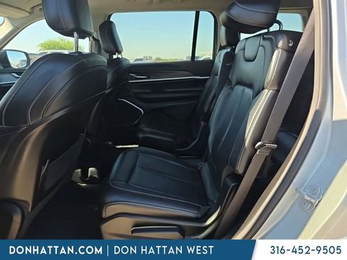 Used 2022 Jeep Grand Cherokee L Limited AWD/4WD image 11