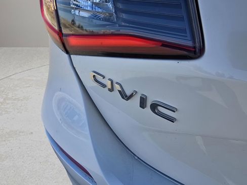 Used 2022 Honda Civic Sport Touring image 10