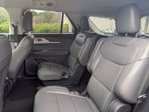 New 2025 Ford Explorer Active w/ Active Comfort Package RWD image 14