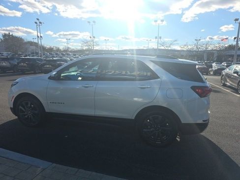 Used 2022 Chevrolet Equinox RS w/ RS Leather Package image 4