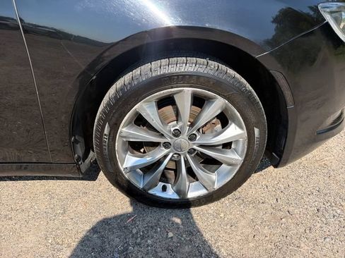 Used 2015 Chrysler 200 S FWD image 24