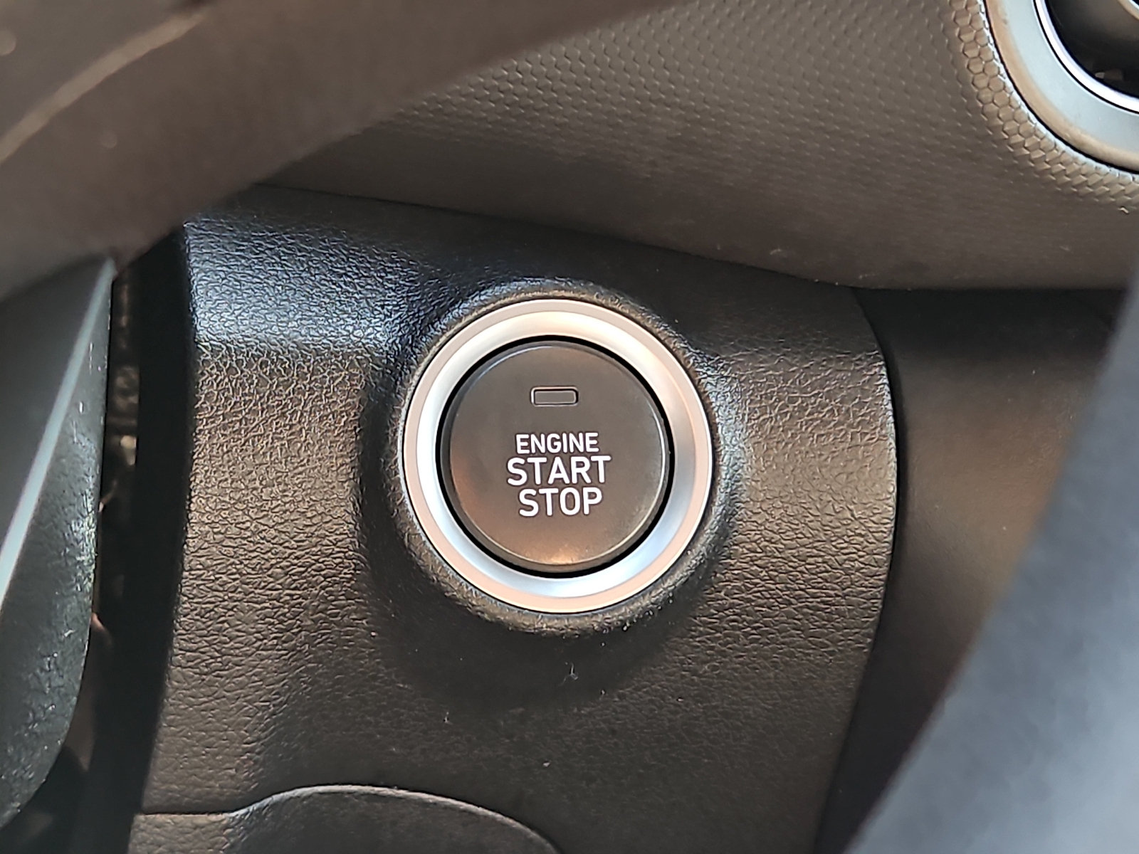 Used 2023 Hyundai Kona SEL AWD/4WD image 21