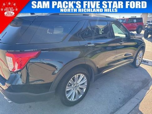 Used 2023 Ford Explorer Limited w/ Limited Technology Package image 3