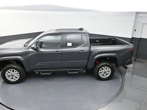 Used 2025 Toyota Tacoma SR5 image 43