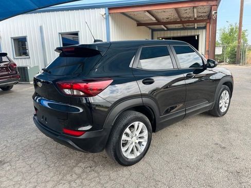 Used 2023 Chevrolet TrailBlazer LS FWD image 4