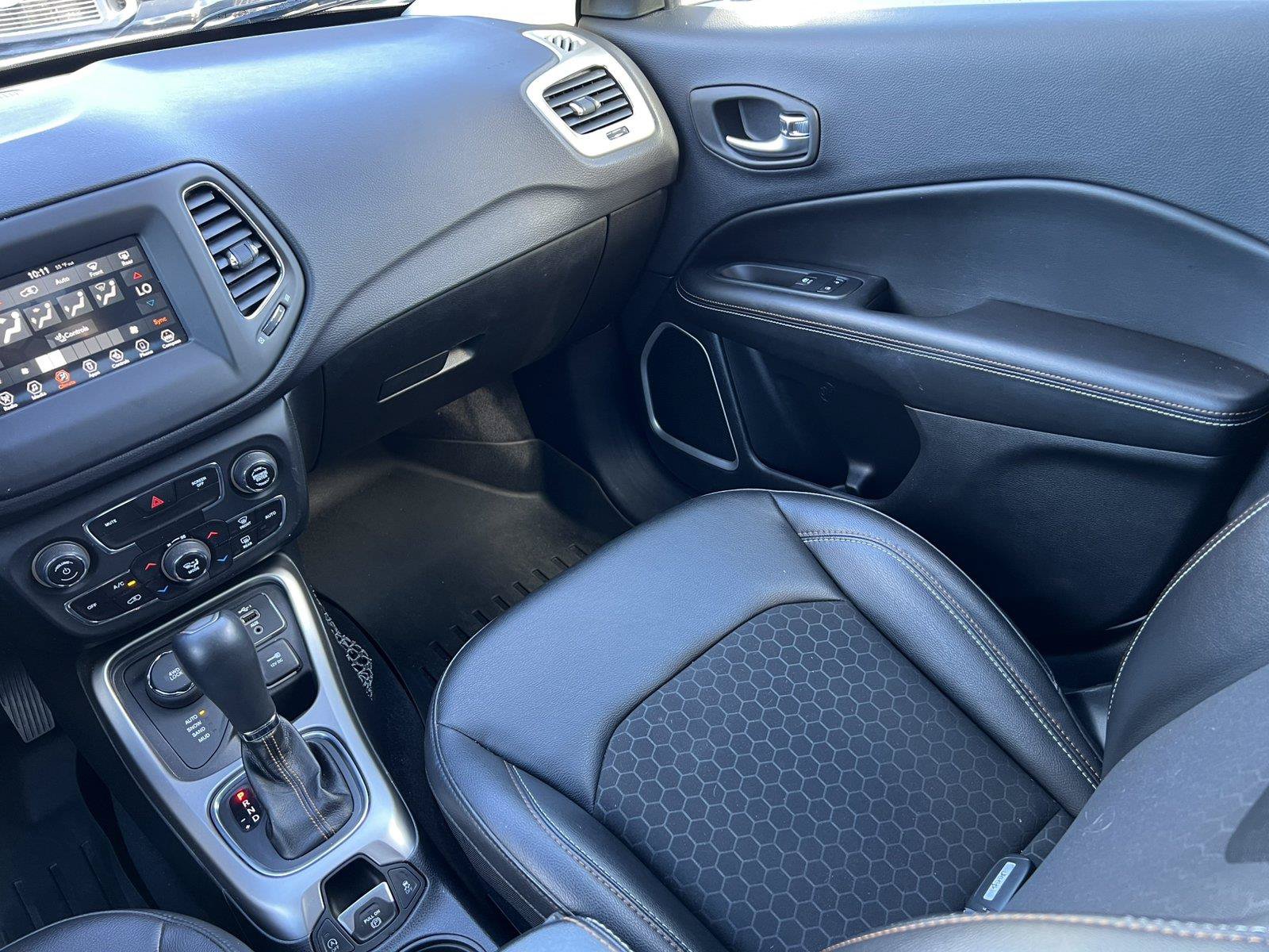 Used 2019 Jeep Compass Latitude w/ Popular Equipment Group AWD/4WD image 32