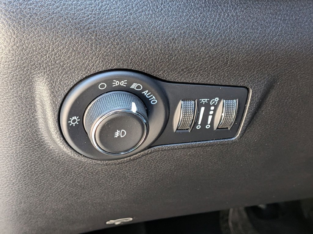 Used 2023 Jeep Compass Limited AWD/4WD image 14