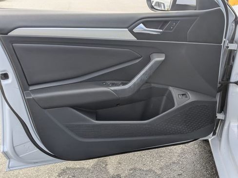 Used 2019 Volkswagen Jetta SE image 9