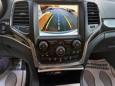 Used 2017 Jeep Grand Cherokee Overland image 13