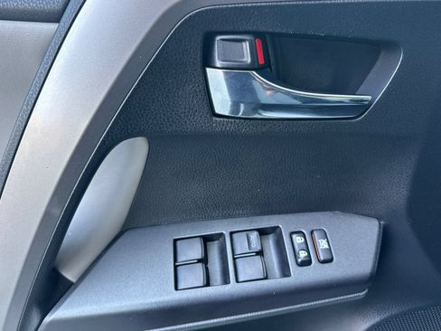 Used 2016 Toyota RAV4 XLE w/ Convenience Package AWD/4WD image 11