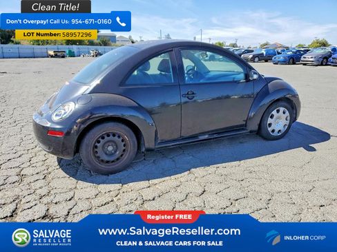 Used 2010 Volkswagen Beetle Coupe FWD image 4