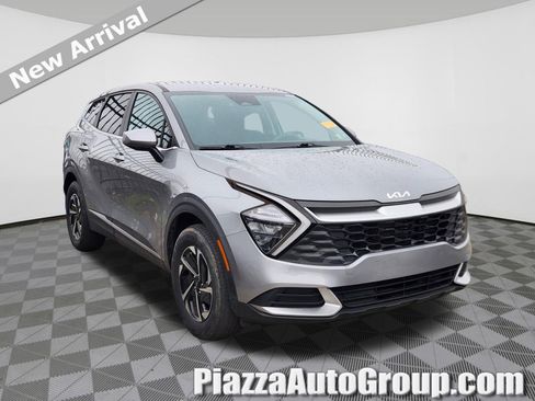 Used 2023 Kia Sportage LX AWD/4WD image 1