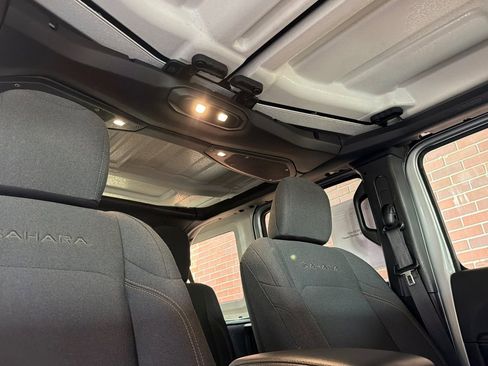 Used 2024 Jeep Wrangler Unlimited Sahara AWD/4WD image 22