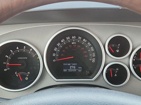 Used 2013 Toyota Tundra Platinum image 18