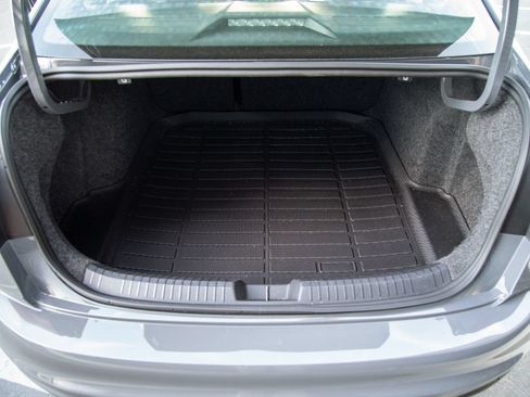 Used 2024 Volkswagen Jetta GLI 40th Anniversary Edition FWD image 10
