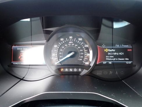 Used 2018 Ford Edge Titanium image 29