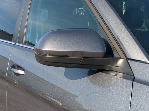 Used 2025 Volkswagen Atlas SE image 12