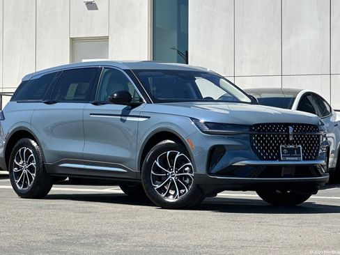 New 2026 Lincoln Nautilus Premier AWD/4WD image 1