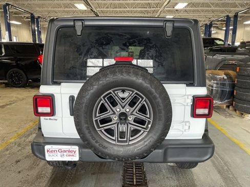 Used 2025 Jeep Wrangler Sport S image 5