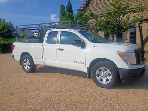 Used 2018 Nissan Titan S w/ S Utility Package RWD image 16