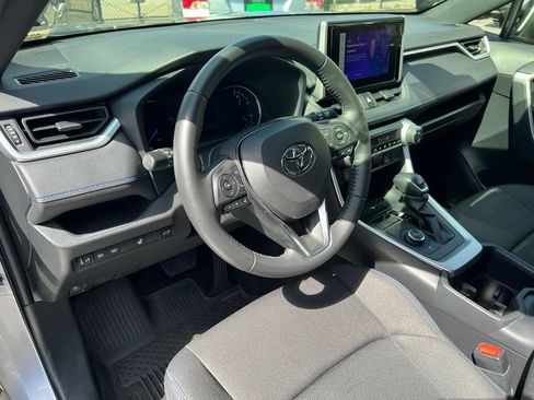 Used 2023 Toyota RAV4 SE w/ Convenience Package AWD/4WD image 14