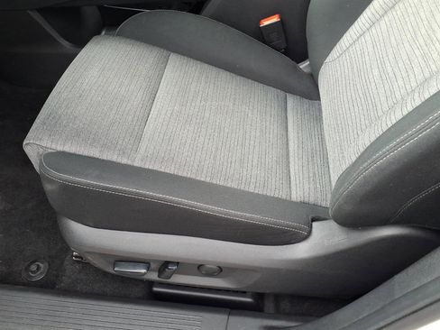 Used 2023 Nissan Rogue SV image 7