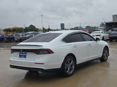 Used 2024 Honda Accord EX image 3
