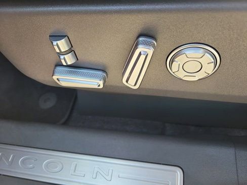 Certified 2025 Lincoln Nautilus Reserve AWD/4WD image 24