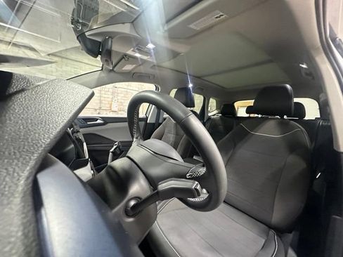Certified 2023 Volkswagen Taos SE w/ Panoramic Sunroof Package FWD image 14