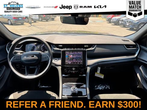 Certified 2025 Jeep Grand Cherokee Altitude AWD/4WD image 21