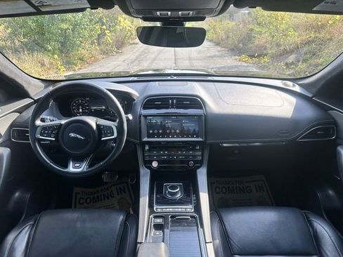 Used 2020 Jaguar F-PACE S image 24