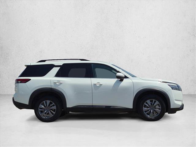 Used 2024 Nissan Pathfinder SV FWD image 4