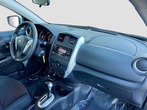 Used 2016 Nissan Versa SV image 25