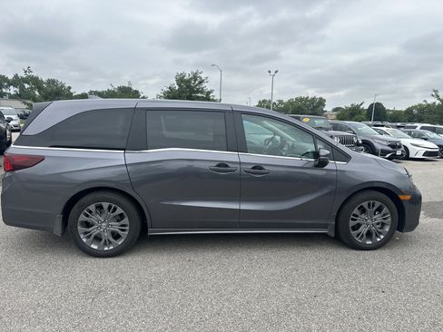 Certified 2026 Honda Odyssey Touring image 3