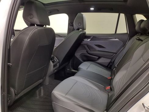 New 2025 Volkswagen Tiguan SE R-Line image 28