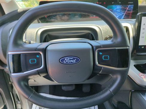 Used 2025 Ford Expedition Max Active RWD image 28