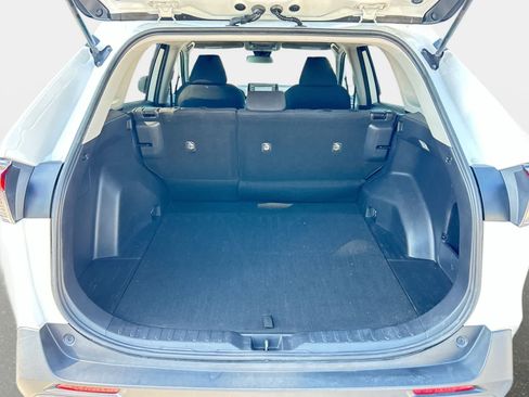 Used 2019 Toyota RAV4 LE w/ All Weather Liner Package AWD/4WD image 9