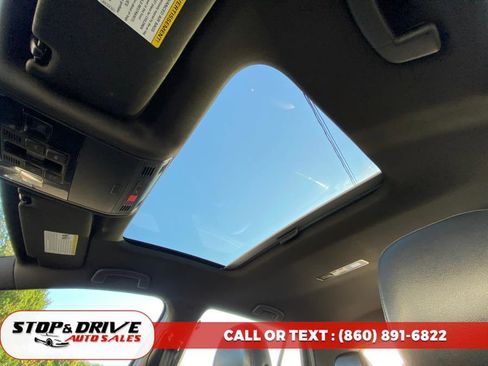 Used 2015 Volkswagen Golf 4-Door image 16