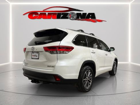 Used 2017 Toyota Highlander XLE image 8